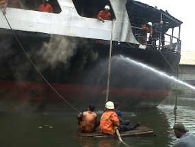  Api Kapal di Tanjung Priok Padam
