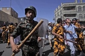Ditembaki Polisi Yaman, Seorang Demonstran Tewas 