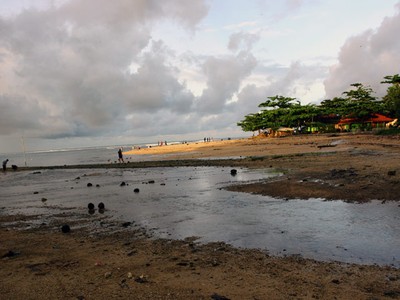Pesona Alam Pantai Cibuaya