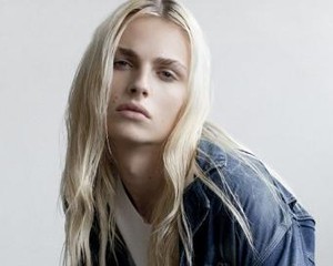 Model Pria Rela Ganti Kelamin Demi Victorias Secret