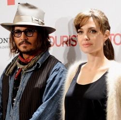 Angelina Jolie Ganggu Kisah Asmara Johnny Depp?