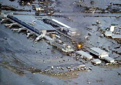 Tsunami Hantam Bandara Sendai