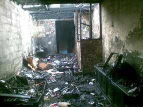 12 Rumah di Kompleks PU Hangus, 2 Motor Gosong & 7 Orang Luka 