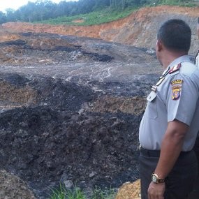 Polres Kutai Kartanegara Sita 5.800 Matrik Ton Batu Bara Ilegal