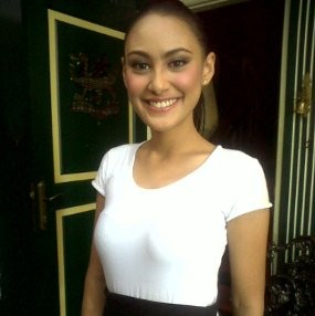 Alessandra Usman Siap Pamer Tari Mandau di Miss Asia Pacific World 2011 Alessandra Usman Siap Pamer Tari Mandau di Miss Asia Pacific World 2011
