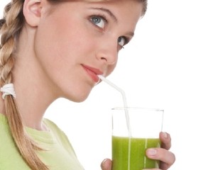 Turun Berat Badan Cara Sehat dengan Smoothie Sayuran