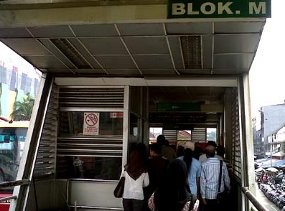 Akhir 2011, Halte Bus TransJ kembali Kinclong