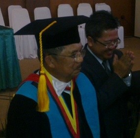 JK Terima Gelar Doktor Honoris Causa dari UPI Bandung JK Terima Gelar Doktor Honoris Causa dari UPI Bandung