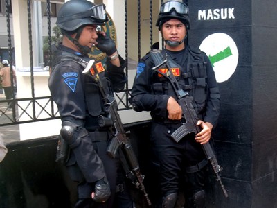 Polisi Jaga Ketat Sidang Baasyir