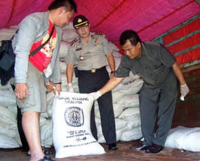 Gudang Pengoplosan Pupuk Bersubsidi Digerebek Polisi