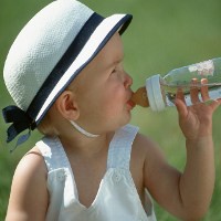 Bayi Butuh Air 5 Kali Lebih Banyak Dibanding Orang Dewasa