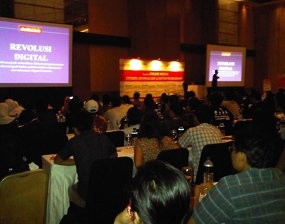 Digoyang Gempa, Seminar Jalan Terus 