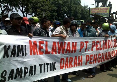 Buruh Bongkar Muat Geruduk Pelindo III