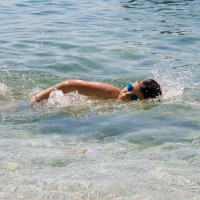 Berenang di Air Laut Bisa Cegah Sinus Kambuh?