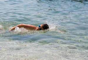 Berenang di Air Laut Bisa Cegah Sinus Kambuh?