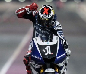 Tampil Ngotot, Lorenzo Nyaris Crash