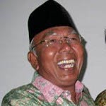 Bachtiar Chamsyah Divonis 1 Tahun 8 Bulan Penjara