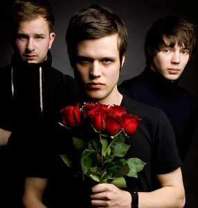 Gara-gara Tsunami, White Lies Batal Konser di Tokyo & Singapura