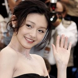 Resepsi Pernikahan Barbie Hsu Serba Tertutup