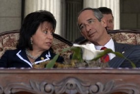 Ceraikan First Lady, Presiden Guatemala Anggap Pengorbanan pada Negara