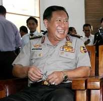 Usai Divonis 3,5 Tahun, Susno Langsung Cium Istrinya