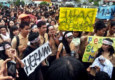 Siswa SMUN 1 Makassar Tolak Pergantian Kepsek