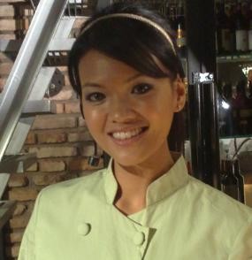 Digosipkan Pernikahannya Retak, Farah Quinn Gandeng Mesra Suami