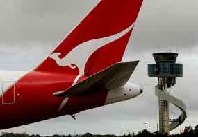 Muncul Asap di Kabin, Pesawat Qantas Tujuan Perth Berbalik Arah