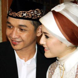 Pengajian Digelar Jelang Pernikahan Kedua Pasha Ungu