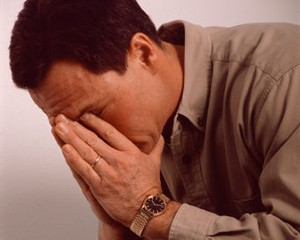 7 Hal yang Dilakukan Pria Saat Patah Hati