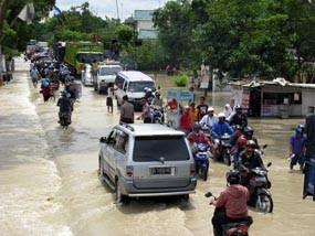 Jalur Duduk Sampeyan Gresik Banjir, Arus Surabaya-Lamongan Dialihkan