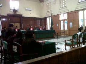 Senjata Perampok CIMB Niaga Dipasok dari Lampung