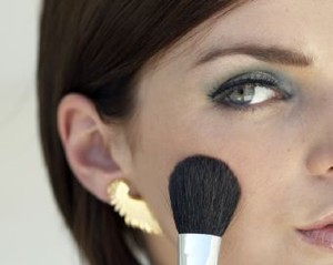 Tips Make-up Sesuai Bentuk Wajah