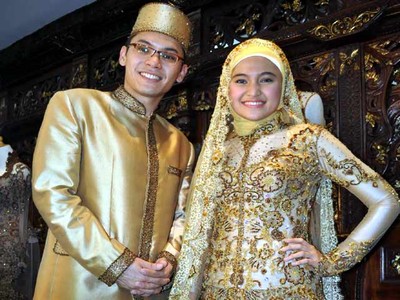 Marshanda & Ben Fitting Baju Pengantin