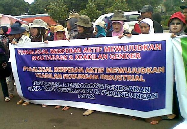Jaringan Paralegal Indonesia Demo DPR