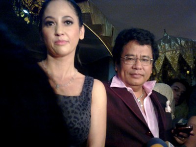 Meriam Bellina Digandeng Hotman