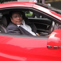 Bila Mobil Mewah Malinda Dee Dilelang, Hotman Paris Tertarik Beli