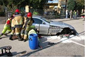 Pengendara Mabuk Hancurkan SLR Mclaren