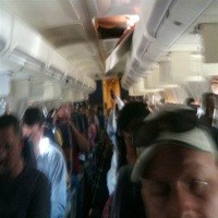 Lubang Menganga di Atap Pesawat, Penumpang Merasa Akan Mati