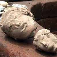 BP3 Teliti Patung Kepala Mirip Dewa Siwa yang Ditemukan di Trowulan