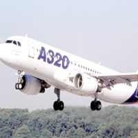 Airbus A320 Segera Landing di Bandara Husein Sastranegara