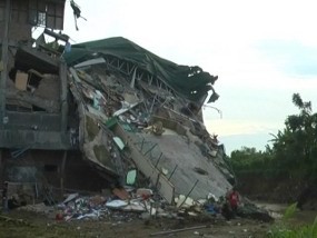 Digerus Banjir, Gedung Asrama di Medan Runtuh