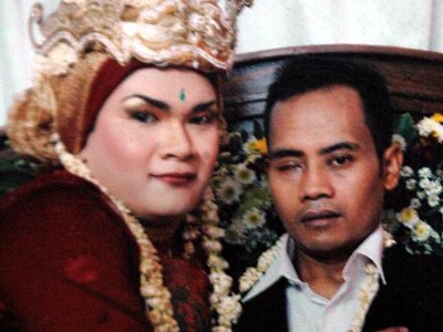 Umar-Icha Saat Menikah