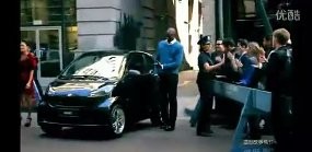 Kobe Bryant Tangkap Pencuri dengan Bola Basket dan Mobil Smart