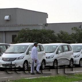 Honda Kurangi Produksi Mobil