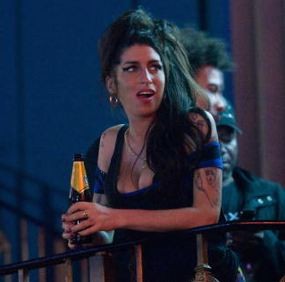 Amy Winehouse Berusaha Stop Mabuk-mabukan Demi Punya Anak