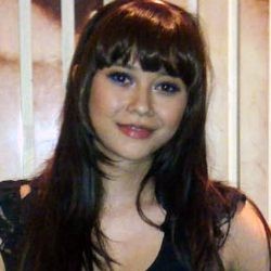 Aura Kasih Nyaman Bergaul Sama Anak Band