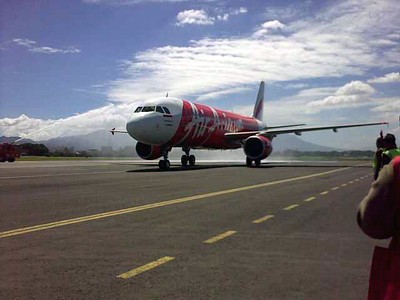 Airbus A-320 Mendarat di Husein Sastranegara