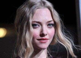 Amanda Seyfried Takut Berhubungan Seks Ketika Remaja