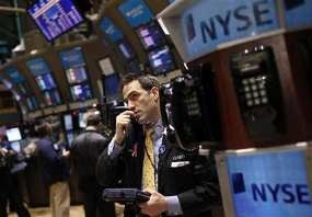 Wall Street Menguat Terbatas